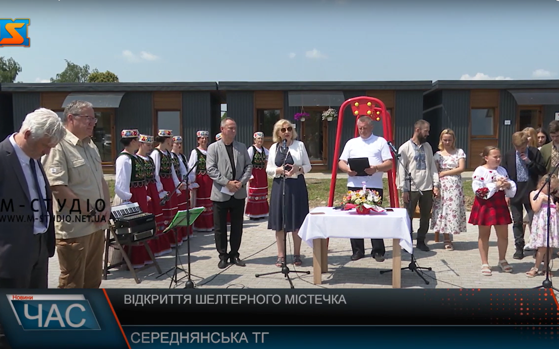 Родини переселенців вже обживають у модульних будиночках